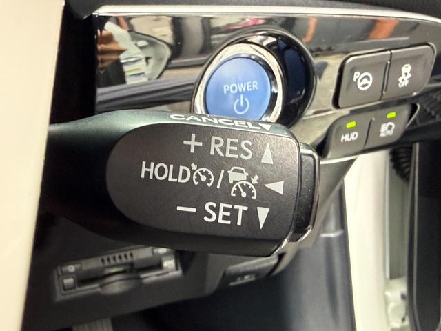 プリウス Sセーフティプラス /衝突軽減/9型ナビ/Bluetooth/フロント&バックモニター/フルセグ/ドラレコ/ETC/パーキングサポート/ソナー/レーダークルーズ/LEDヘッド/1オーナー/ヘッドアップディスプレイ(30枚目)