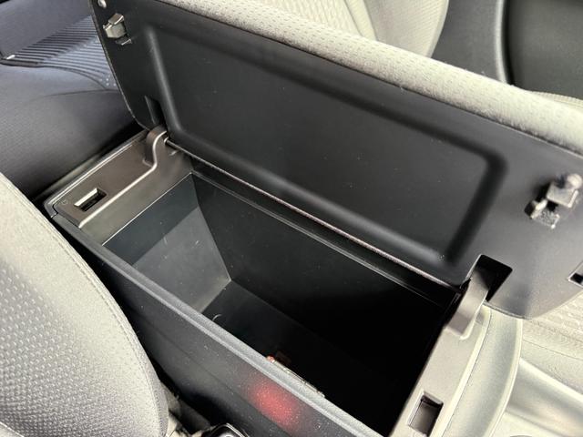プリウス Sセーフティプラス /衝突軽減/9型ナビ/Bluetooth/フロント&バックモニター/フルセグ/ドラレコ/ETC/パーキングサポート/ソナー/レーダークルーズ/LEDヘッド/1オーナー/ヘッドアップディスプレイ(41枚目)
