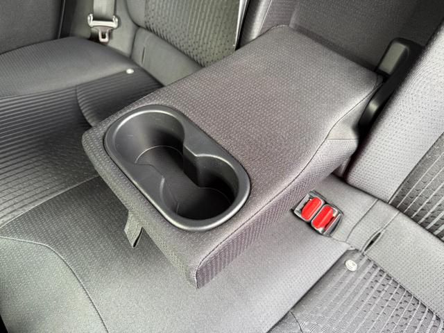 プリウス Sセーフティプラス /衝突軽減/9型ナビ/Bluetooth/フロント&バックモニター/フルセグ/ドラレコ/ETC/パーキングサポート/ソナー/レーダークルーズ/LEDヘッド/1オーナー/ヘッドアップディスプレイ(44枚目)