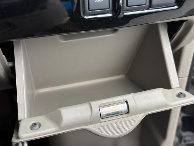 エブリイワゴン ＰＺターボスペシャル　／後期／両側パワースライドドア／社外１６インチアルミ／レザー調シートカバー／オートステップ／カロッツェリアナビ／バックカメラ／フルセグＴＶ／ＥＴＣ／ドライブレコーダー／社外ハンドル／キーレス（26枚目）