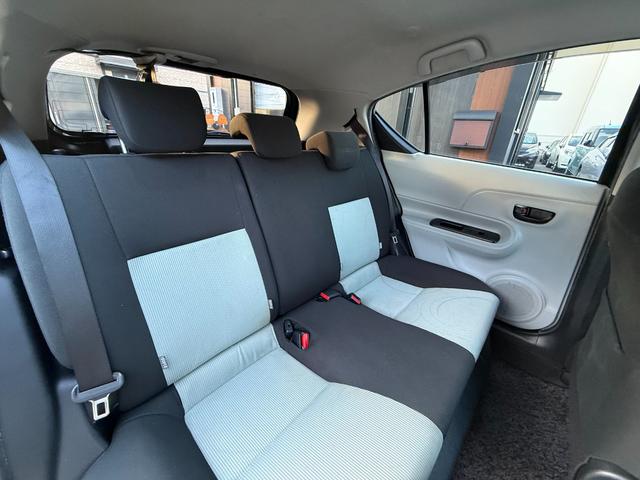 アクア S /スマートキー×2/純正ナビ/Bluetooth/HDMI/バックモニター/フルセグTV/ETC/ステアリングスイッチ/電動格納ミラー/オートライト(7枚目)