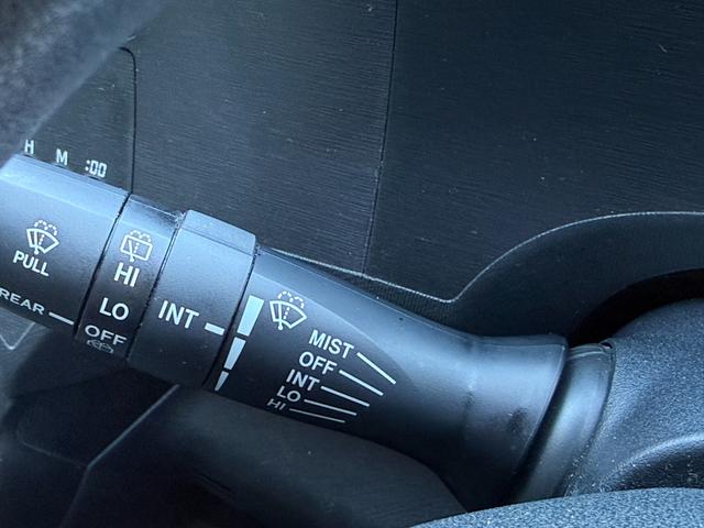 アクア S /スマートキー×2/純正ナビ/Bluetooth/HDMI/バックモニター/フルセグTV/ETC/ステアリングスイッチ/電動格納ミラー/オートライト(23枚目)