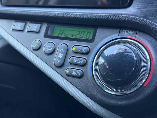 アクア S /スマートキー×2/純正ナビ/Bluetooth/HDMI/バックモニター/フルセグTV/ETC/ステアリングスイッチ/電動格納ミラー/オートライト(27枚目)