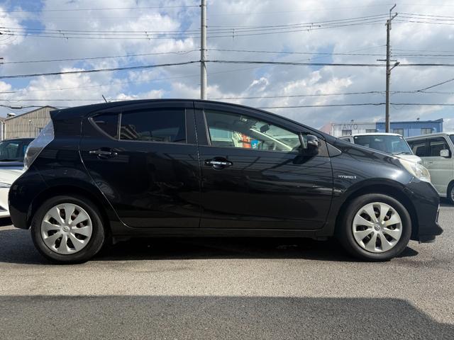 アクア S /スマートキー×2/純正ナビ/Bluetooth/HDMI/バックモニター/フルセグTV/ETC/ステアリングスイッチ/電動格納ミラー/オートライト(42枚目)