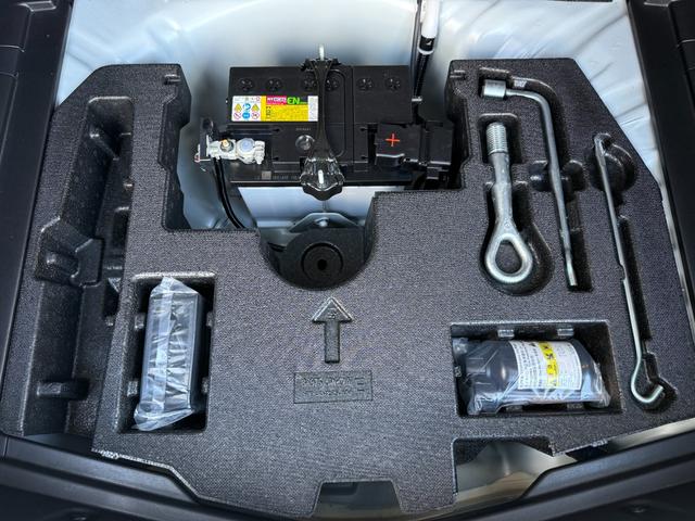 ノート e-パワー X モード・プレミア /エマージェンシーブレーキ/アラウンドビューモニター/デジタルインナーミラー/レーンディパーチャウォーニング/クリアランスソナー/スマートキー/オートライト/電動格納ミラー/1オーナー/禁煙車(11枚目)