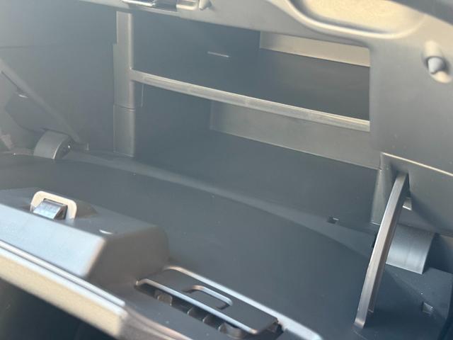 ノート e-パワー X モード・プレミア /エマージェンシーブレーキ/アラウンドビューモニター/デジタルインナーミラー/レーンディパーチャウォーニング/クリアランスソナー/スマートキー/オートライト/電動格納ミラー/1オーナー/禁煙車(30枚目)