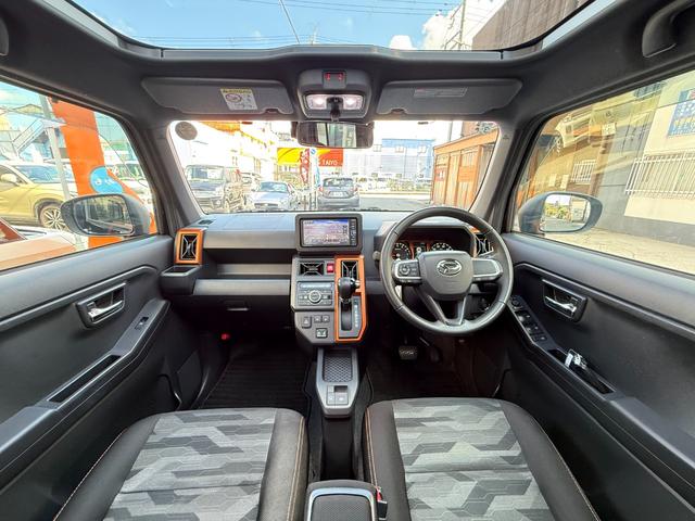 タフト Ｇ　メッキパック／衝突軽減／ガラスルーフ／純正ナビ／Ｂｌｕｅｔｏｏｔｈ／バックモニター／フルセグ／ドライブレコーダー／ＥＴＣ／コーナーセンサー／ＬＥＤヘッドオートライト／オート格納ミラー／電子パーキング（3枚目）