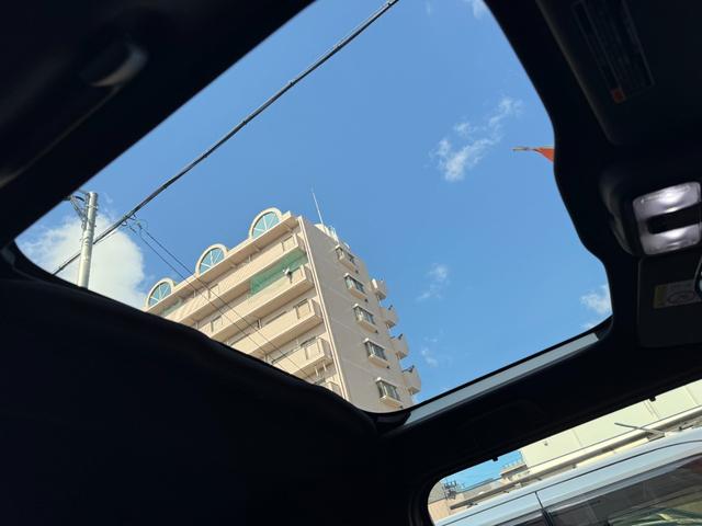 タフト Ｇ　メッキパック／衝突軽減／ガラスルーフ／純正ナビ／Ｂｌｕｅｔｏｏｔｈ／バックモニター／フルセグ／ドライブレコーダー／ＥＴＣ／コーナーセンサー／ＬＥＤヘッドオートライト／オート格納ミラー／電子パーキング（4枚目）