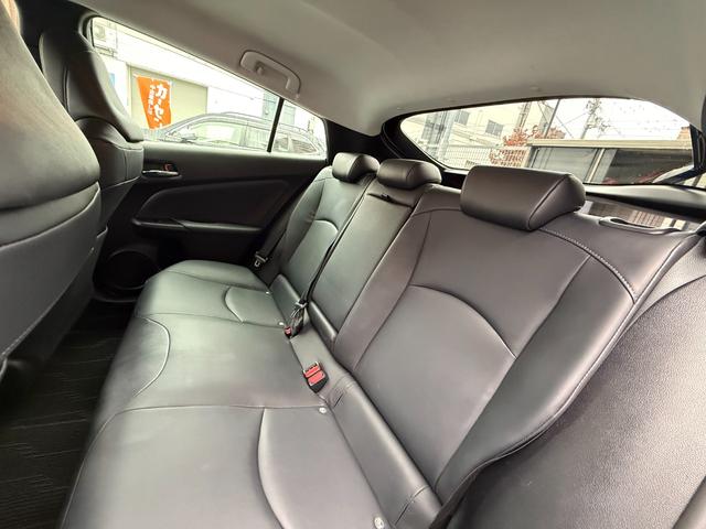 プリウス Ｓツーリングセレクション　エイムゲインバンパー／純正ナビ／Ｂｌｕｅｔｏｏｔｈ／バックモニター／フルセグ／ＥＴＣ／ソフトレザーシート／ＡＭＥ１９インチＡＷ／シートヒーター／ＬＥＤヘッドライト／オートライト／オート格納ミラー（8枚目）