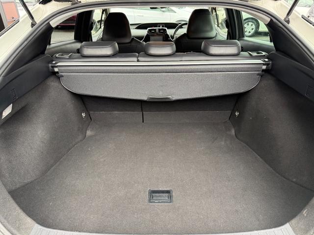 プリウス Ｓツーリングセレクション　エイムゲインバンパー／純正ナビ／Ｂｌｕｅｔｏｏｔｈ／バックモニター／フルセグ／ＥＴＣ／ソフトレザーシート／ＡＭＥ１９インチＡＷ／シートヒーター／ＬＥＤヘッドライト／オートライト／オート格納ミラー（10枚目）