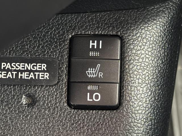 プリウス Ｓツーリングセレクション　エイムゲインバンパー／純正ナビ／Ｂｌｕｅｔｏｏｔｈ／バックモニター／フルセグ／ＥＴＣ／ソフトレザーシート／ＡＭＥ１９インチＡＷ／シートヒーター／ＬＥＤヘッドライト／オートライト／オート格納ミラー（18枚目）