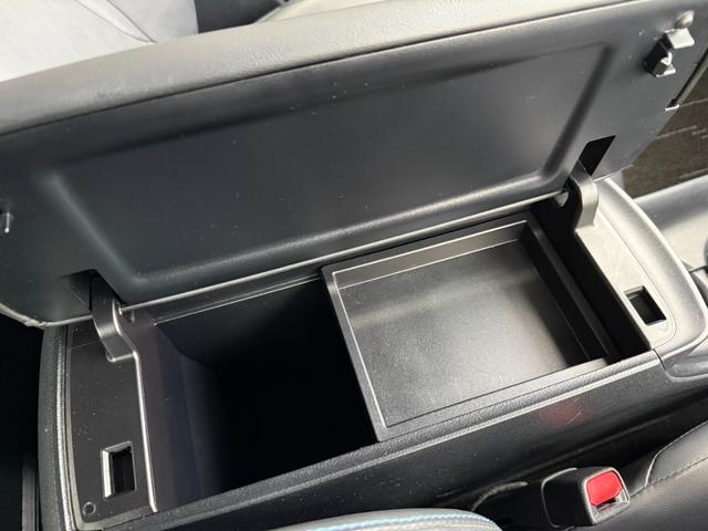 プリウス Ｓツーリングセレクション　エイムゲインバンパー／純正ナビ／Ｂｌｕｅｔｏｏｔｈ／バックモニター／フルセグ／ＥＴＣ／ソフトレザーシート／ＡＭＥ１９インチＡＷ／シートヒーター／ＬＥＤヘッドライト／オートライト／オート格納ミラー（31枚目）