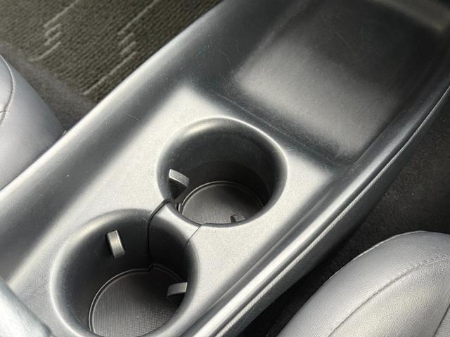 プリウス Ｓツーリングセレクション　エイムゲインバンパー／純正ナビ／Ｂｌｕｅｔｏｏｔｈ／バックモニター／フルセグ／ＥＴＣ／ソフトレザーシート／ＡＭＥ１９インチＡＷ／シートヒーター／ＬＥＤヘッドライト／オートライト／オート格納ミラー（32枚目）