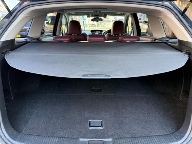 レヴォーグ ２．０ＳＴＩスポーツアイサイト　／サンルーフ／レザーシート／純正ナビ／ＨＤＭＩ／Ｂｌｕｅｔｏｏｔｈ／バック＆サイドモニター／フルセグ／ＥＴＣ／レーダークルーズ／ブラインドスポットモニターメモリーシート／シートヒーター／ＬＥＤヘッド／（10枚目）