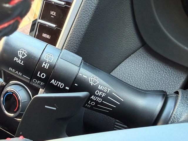 レヴォーグ ２．０ＳＴＩスポーツアイサイト　／サンルーフ／レザーシート／純正ナビ／ＨＤＭＩ／Ｂｌｕｅｔｏｏｔｈ／バック＆サイドモニター／フルセグ／ＥＴＣ／レーダークルーズ／ブラインドスポットモニターメモリーシート／シートヒーター／ＬＥＤヘッド／（33枚目）