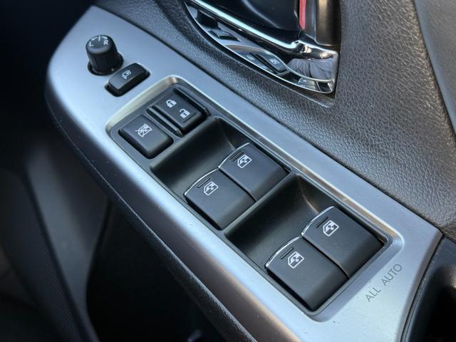 レヴォーグ ２．０ＳＴＩスポーツアイサイト　／サンルーフ／レザーシート／純正ナビ／ＨＤＭＩ／Ｂｌｕｅｔｏｏｔｈ／バック＆サイドモニター／フルセグ／ＥＴＣ／レーダークルーズ／ブラインドスポットモニターメモリーシート／シートヒーター／ＬＥＤヘッド／（38枚目）