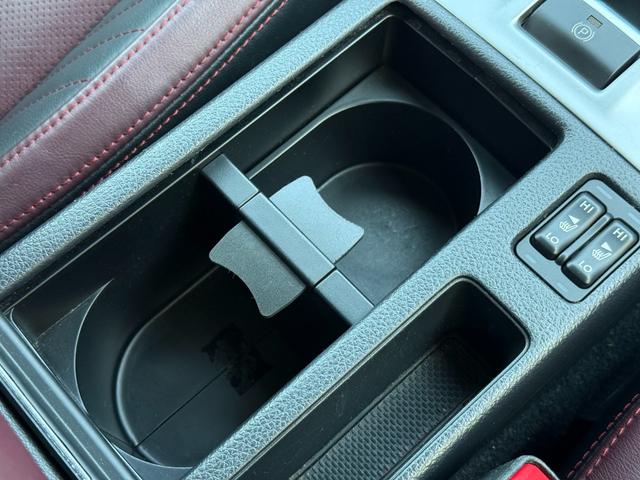 レヴォーグ ２．０ＳＴＩスポーツアイサイト　／サンルーフ／レザーシート／純正ナビ／ＨＤＭＩ／Ｂｌｕｅｔｏｏｔｈ／バック＆サイドモニター／フルセグ／ＥＴＣ／レーダークルーズ／ブラインドスポットモニターメモリーシート／シートヒーター／ＬＥＤヘッド／（45枚目）