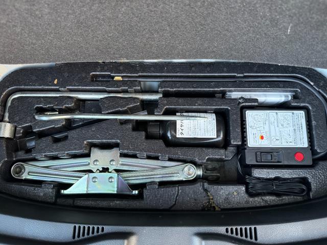 Ｎ－ＢＯＸカスタム Ｇ　ＳＳパッケージ　ツートンカラースタイル／パワースライドドア／シートヒーター／スマートキー×２／ＥＴＣ／カロッツェリアオーディオ／ＡＵＸ／ＨＩＤヘッドライト／オートライト／オート格納ミラー／純正１４インチアルミホイール（12枚目）