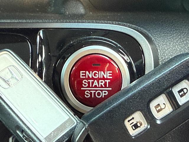 Ｎ－ＢＯＸカスタム Ｇ　ＳＳパッケージ　ツートンカラースタイル／パワースライドドア／シートヒーター／スマートキー×２／ＥＴＣ／カロッツェリアオーディオ／ＡＵＸ／ＨＩＤヘッドライト／オートライト／オート格納ミラー／純正１４インチアルミホイール（16枚目）