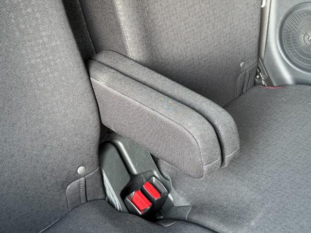 Ｎ－ＢＯＸカスタム Ｇ　ＳＳパッケージ　ツートンカラースタイル／パワースライドドア／シートヒーター／スマートキー×２／ＥＴＣ／カロッツェリアオーディオ／ＡＵＸ／ＨＩＤヘッドライト／オートライト／オート格納ミラー／純正１４インチアルミホイール（30枚目）