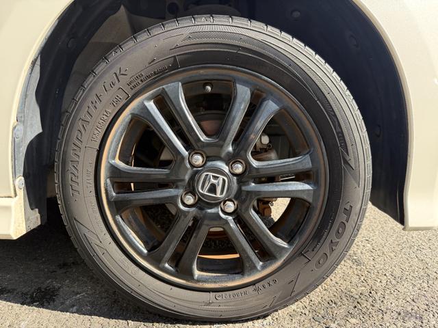 Ｎ－ＢＯＸカスタム Ｇ　ＳＳパッケージ　ツートンカラースタイル／パワースライドドア／シートヒーター／スマートキー×２／ＥＴＣ／カロッツェリアオーディオ／ＡＵＸ／ＨＩＤヘッドライト／オートライト／オート格納ミラー／純正１４インチアルミホイール（33枚目）