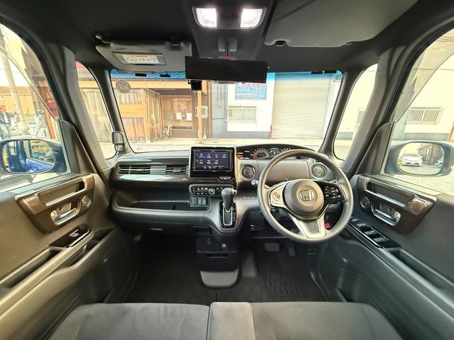 N-BOXカスタム G・Lホンダセンシング /衝突軽減/パワースライドドア/ナビ/Bluetooth/バックモニター/フルセグ/ドライブレコーダー/ETC/レーダークルーズ/LEDヘッドライト/オートライト(3枚目)
