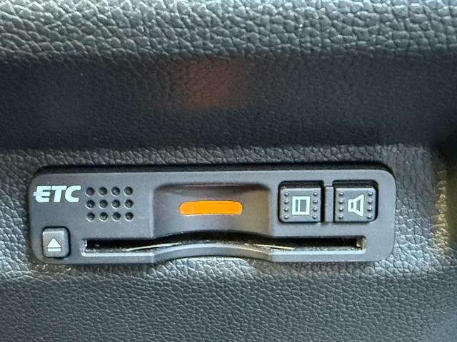 フリード＋ハイブリッド ハイブリッドＧ・ホンダセンシング　／衝突軽減／両側パワースライドドア／純正ナビ／Ｂｌｕｅｔｏｏｔｈ／バックモニター／フルセグ／ＥＴＣ／ＬＥＤヘッドライト／オートライト／ステアリングスイッチ／純正１５インチアルミホイール（17枚目）