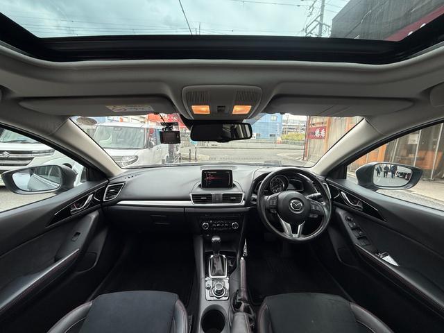 アクセラスポーツ ＸＤ　／サンルーフ／衝突軽減／ＢＯＳＥ／ナビ／Ｂｌｕｅｔｏｏｔｈ／バックカメラ／フルセグ／前後ドラレコ／ＥＴＣ／ハーフレザー／パワーシート／シートヒーター／ソナー／ヘッドアップディスプレイ／レーダークルーズ（3枚目）