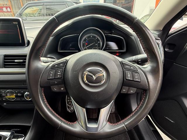 アクセラスポーツ ＸＤ　／サンルーフ／衝突軽減／ＢＯＳＥ／ナビ／Ｂｌｕｅｔｏｏｔｈ／バックカメラ／フルセグ／前後ドラレコ／ＥＴＣ／ハーフレザー／パワーシート／シートヒーター／ソナー／ヘッドアップディスプレイ／レーダークルーズ（26枚目）