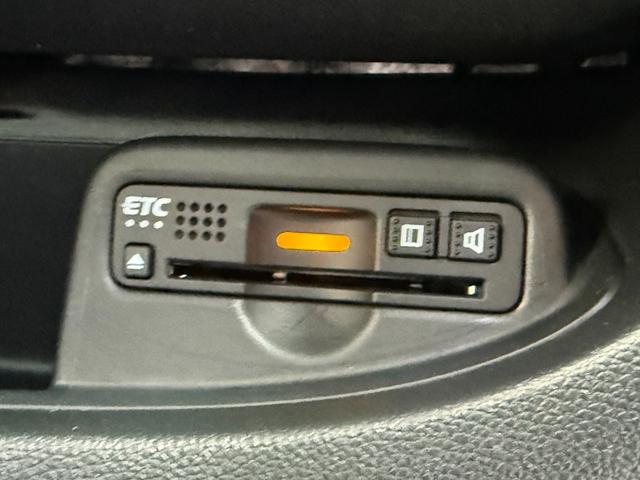 N-ONE プレミアム /衝突軽減/純正ナビ/Bluetooth/フルセグ/ビルトインETC/ドライブレコーダー/クルーズコントロール/ハーフレザーシート/HIDヘッドライト/オートライト/電動格納ミラー/スマートキー(16枚目)