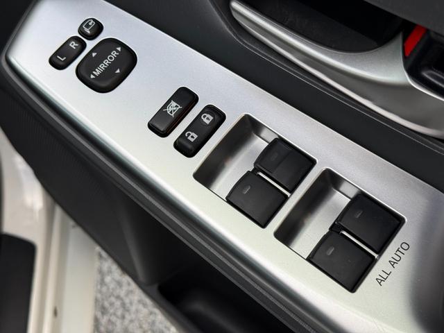 プリウスアルファ Ｓツーリングセレクション　／カロッツェリアナビ／Ｂｌｕｅｔｏｏｔｈ／バックモニター／フルセグ／クルーズコントロール／スマートキー／ＬＥＤヘッドライト／オートライト／電動格納ミラー／純正スポイラー／純正１６インチアルミホイール（26枚目）