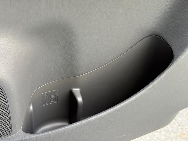 プリウスアルファ Ｓツーリングセレクション　／カロッツェリアナビ／Ｂｌｕｅｔｏｏｔｈ／バックモニター／フルセグ／クルーズコントロール／スマートキー／ＬＥＤヘッドライト／オートライト／電動格納ミラー／純正スポイラー／純正１６インチアルミホイール（35枚目）