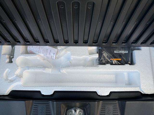 スペーシアカスタム ハイブリッドXSターボ /9型ナビ/全方位モニター/両側パワースライドドア/衝突軽減/レーダークルーズ/Bluetooth/ETC/前後ドラレコ/LEDヘッド/ハーフレザー/ハンドル&シートヒーター/ヘッドアップディスプレイ(13枚目)