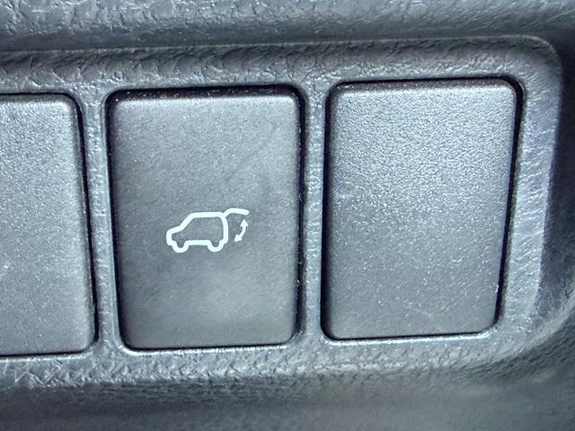 ハリアー プレミアム　／衝突軽減／９型ナビ／Ｂｌｕｅｔｏｏｔｈ／バック＆フロントモニター／フルセグ／前後ドライブレコーダー／電動リアゲート／レーダークルーズ／クリアランスソナー／ハーフレザーシート／パワーシート（19枚目）