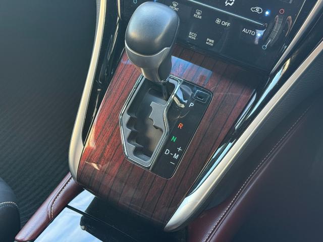 ハリアー プレミアム　／衝突軽減／９型ナビ／Ｂｌｕｅｔｏｏｔｈ／バック＆フロントモニター／フルセグ／前後ドライブレコーダー／電動リアゲート／レーダークルーズ／クリアランスソナー／ハーフレザーシート／パワーシート（30枚目）