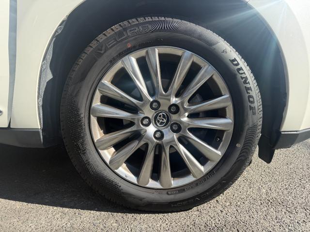 ハリアー プレミアム　／衝突軽減／９型ナビ／Ｂｌｕｅｔｏｏｔｈ／バック＆フロントモニター／フルセグ／前後ドライブレコーダー／電動リアゲート／レーダークルーズ／クリアランスソナー／ハーフレザーシート／パワーシート（37枚目）