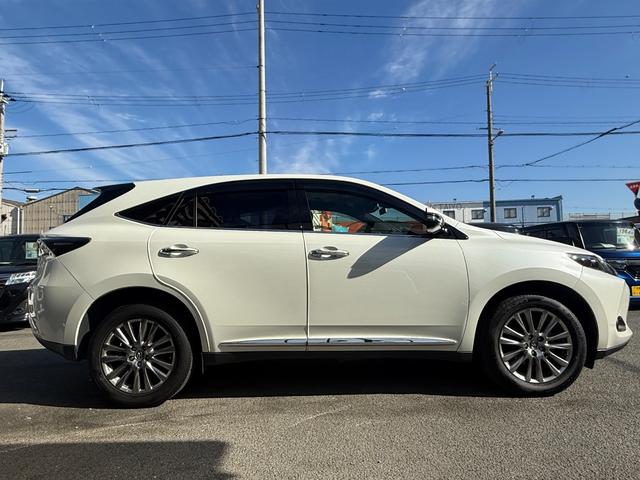 ハリアー プレミアム　／衝突軽減／９型ナビ／Ｂｌｕｅｔｏｏｔｈ／バック＆フロントモニター／フルセグ／前後ドライブレコーダー／電動リアゲート／レーダークルーズ／クリアランスソナー／ハーフレザーシート／パワーシート（43枚目）