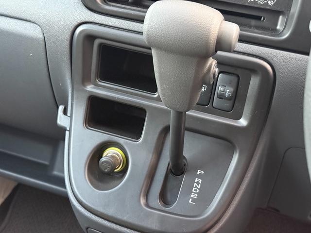 ハイゼットカーゴ ＤＸ　ハイルーフ／キーレス／パワーウィンドウ／ドライブレコーダー／オートマ／２０２４年製ブリジストンタイヤ／オーバーヘッドコンソール／フルフラット（13枚目）