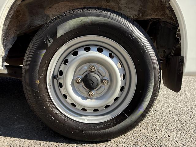 ハイゼットカーゴ ＤＸ　ハイルーフ／キーレス／パワーウィンドウ／ドライブレコーダー／オートマ／２０２４年製ブリジストンタイヤ／オーバーヘッドコンソール／フルフラット（31枚目）