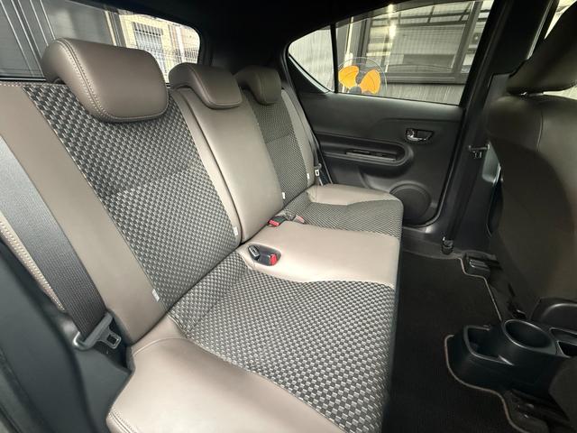 アクア クロスオーバー グラム /衝突軽減/純正ナビ/Bluetooth/バックモニター/テレビ/ドライブレコーダー/ハーフレザーシート/スマートキー/クリアランスソナー/純正16インチアルミホイール/レーンキープアシスト(7枚目)