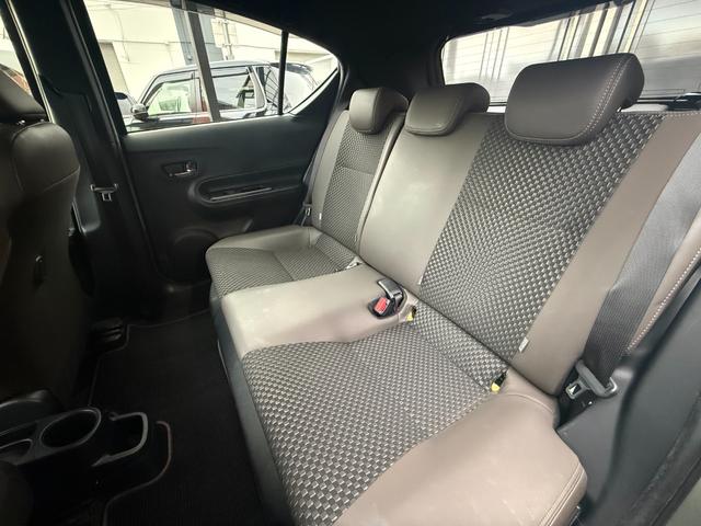 アクア クロスオーバー グラム /衝突軽減/純正ナビ/Bluetooth/バックモニター/テレビ/ドライブレコーダー/ハーフレザーシート/スマートキー/クリアランスソナー/純正16インチアルミホイール/レーンキープアシスト(8枚目)