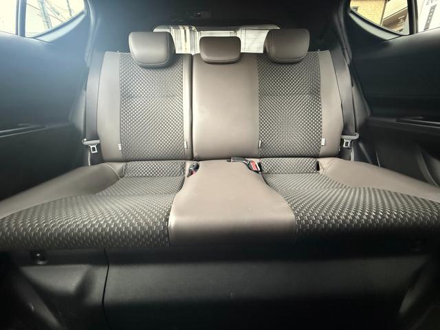 アクア クロスオーバー グラム /衝突軽減/純正ナビ/Bluetooth/バックモニター/テレビ/ドライブレコーダー/ハーフレザーシート/スマートキー/クリアランスソナー/純正16インチアルミホイール/レーンキープアシスト(10枚目)