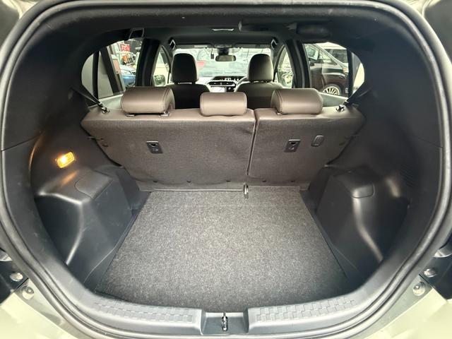 アクア クロスオーバー グラム /衝突軽減/純正ナビ/Bluetooth/バックモニター/テレビ/ドライブレコーダー/ハーフレザーシート/スマートキー/クリアランスソナー/純正16インチアルミホイール/レーンキープアシスト(11枚目)