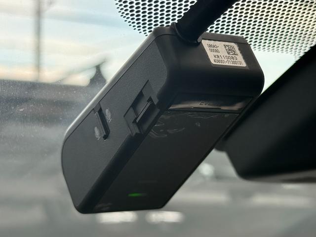 アクア クロスオーバー グラム /衝突軽減/純正ナビ/Bluetooth/バックモニター/テレビ/ドライブレコーダー/ハーフレザーシート/スマートキー/クリアランスソナー/純正16インチアルミホイール/レーンキープアシスト(18枚目)