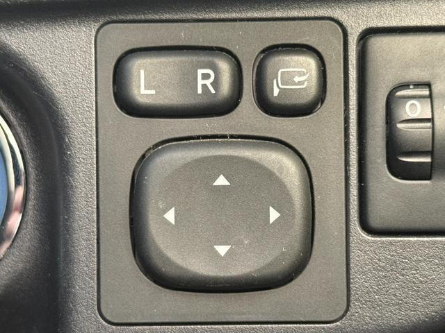 アクア クロスオーバー グラム /衝突軽減/純正ナビ/Bluetooth/バックモニター/テレビ/ドライブレコーダー/ハーフレザーシート/スマートキー/クリアランスソナー/純正16インチアルミホイール/レーンキープアシスト(28枚目)