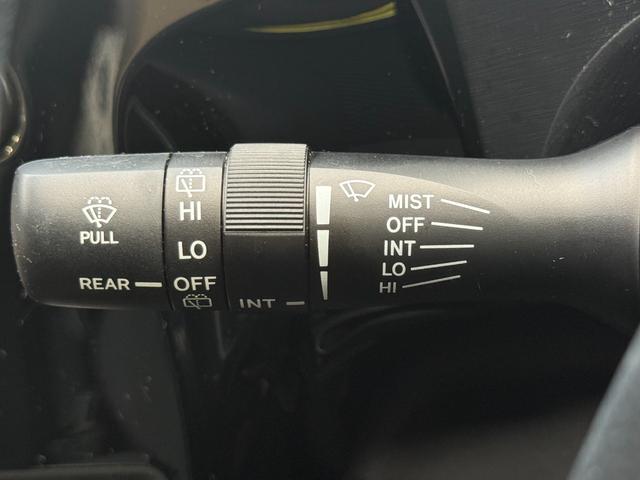 アクア クロスオーバー グラム /衝突軽減/純正ナビ/Bluetooth/バックモニター/テレビ/ドライブレコーダー/ハーフレザーシート/スマートキー/クリアランスソナー/純正16インチアルミホイール/レーンキープアシスト(33枚目)