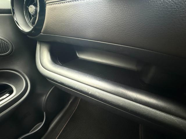 アクア クロスオーバー グラム /衝突軽減/純正ナビ/Bluetooth/バックモニター/テレビ/ドライブレコーダー/ハーフレザーシート/スマートキー/クリアランスソナー/純正16インチアルミホイール/レーンキープアシスト(51枚目)