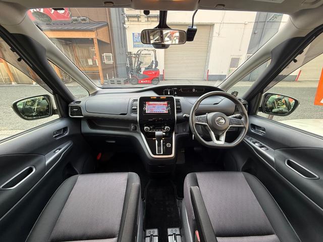 セレナ ハイウェイスター　／両側パワースライドドア／純正ナビ／Ｂｌｕｅｔｏｏｔｈ／バックモニター／フルセグ／ドライブレコーダー／ビルトインＥＴＣ／オートステップ／コーナーセンサー／オートライト／シートバックテーブル（3枚目）