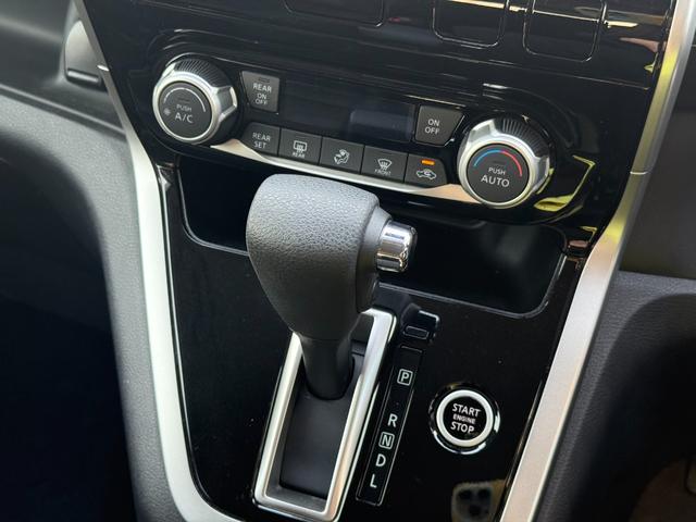 セレナ ハイウェイスター　／両側パワースライドドア／純正ナビ／Ｂｌｕｅｔｏｏｔｈ／バックモニター／フルセグ／ドライブレコーダー／ビルトインＥＴＣ／オートステップ／コーナーセンサー／オートライト／シートバックテーブル（23枚目）