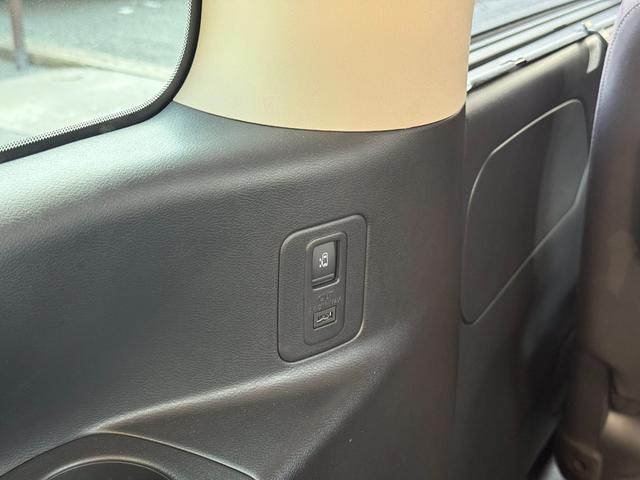 セレナ ハイウェイスター　／両側パワースライドドア／純正ナビ／Ｂｌｕｅｔｏｏｔｈ／バックモニター／フルセグ／ドライブレコーダー／ビルトインＥＴＣ／オートステップ／コーナーセンサー／オートライト／シートバックテーブル（26枚目）